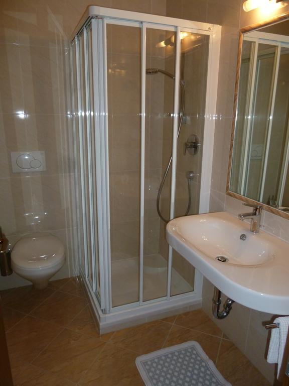 Garni Kostner Hotel Ortisei Szoba fotó